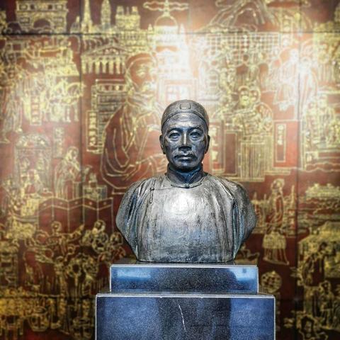 置疑:2025年新奥正版免费大全与2025新澳门新精选精免,谨防虚假鼓吹危害全景解答、解释与落实和战略释义、解释与落实